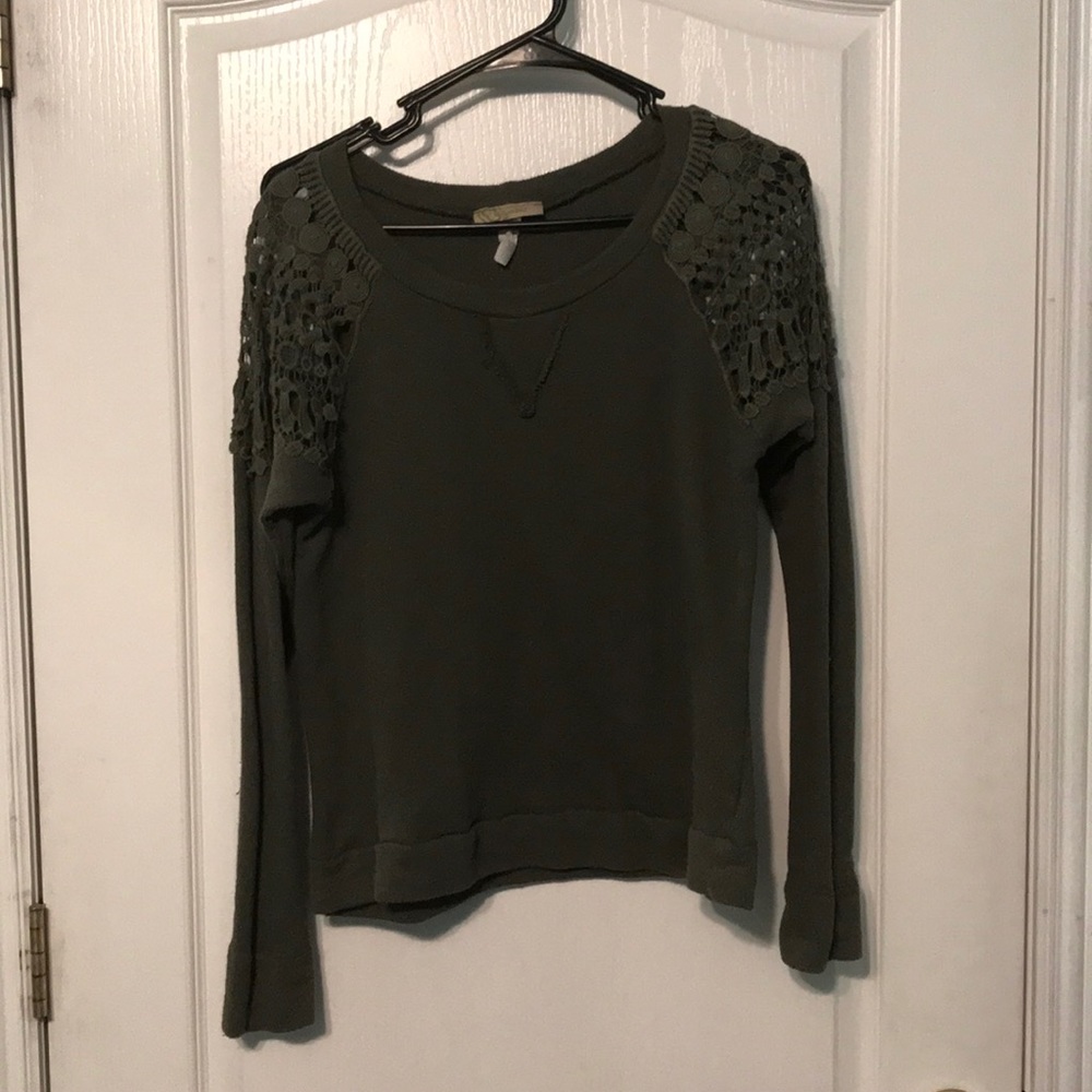 Green long sleeve shirt